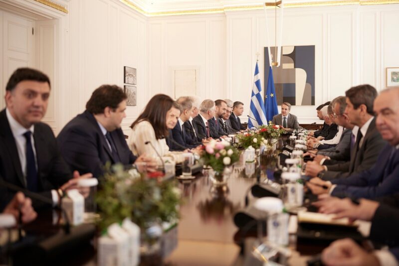 Ο Περιφερειάρχης Γιάννης Τρεπεκλής στη συνάντηση του Πρωθυπουργού με τους 13 Περιφερειάρχες