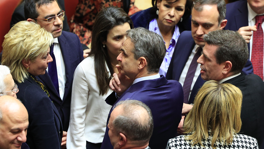 Ομοφυλα ζευγάρια – Βουλή: Τα ναι, τα όχι και οι αποχές από την ψηφοφορία