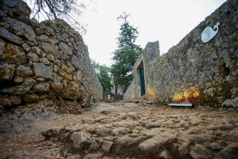 Παλιά Βλαχάτα: Ένα χωριό της Κεφαλονιάς που σταμάτησε ο χρόνος [βίντεο]