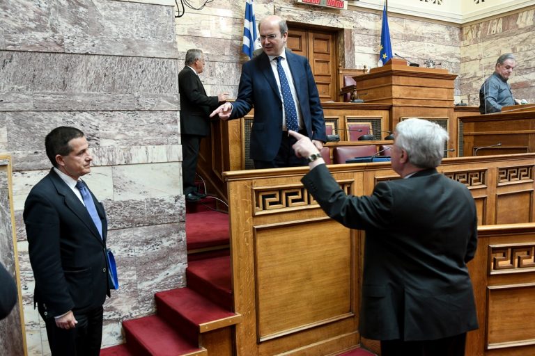 Στο νοσοκομείο ο Κ. Χατζηδάκης – Υπεβλήθη σε επέμβαση