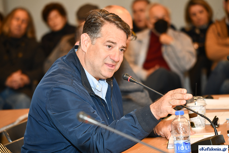 Άγγελος Κωνσταντάκης: Την ώρα του μεγάλου τελικού Κυπέλου της ΕΠΣΚΙ συγκαλείτε Δημ. Συμβούλιο
