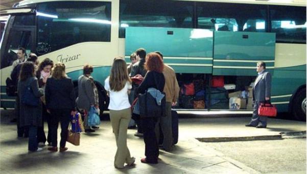 Καθαρά Δευτέρα: Μεγάλη η έξοδος για το τριήμερο – Με πληρότητα 100% αναχωρούν τα λεωφορεία για Πάτρα