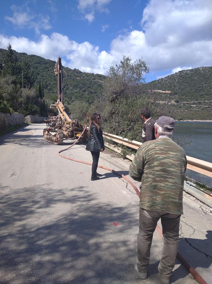 Σαρδελή: Ξεκίνησε το μεγάλο έργο αποκατάστασης του επαρχιακού οδικού δικτύου “Μπρος Αετού” Ιθάκης