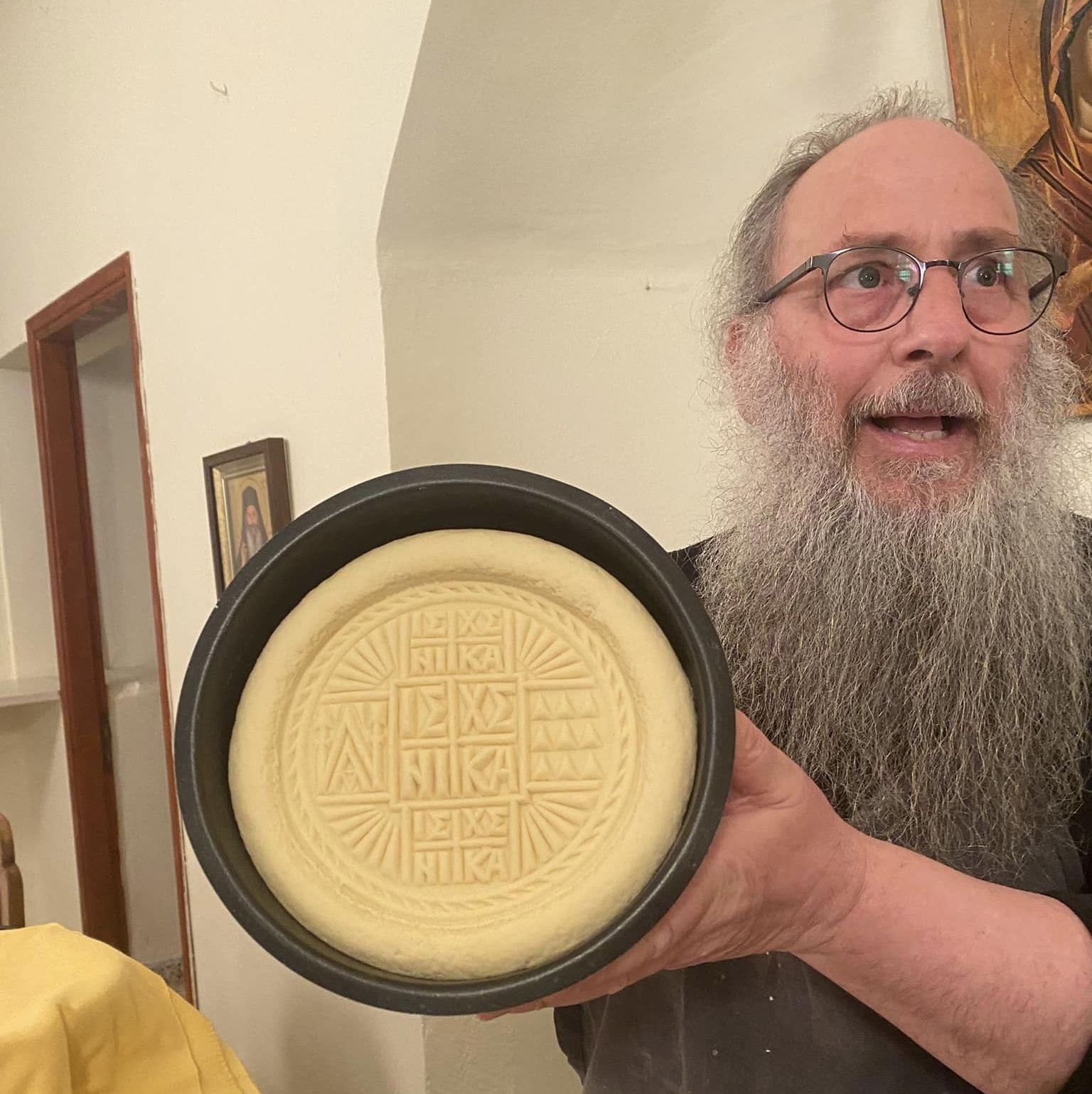 Μάθημα από τον π. Βασίλη Παυλάτο στη Μονή Αγίου Ανδρέα για το πως γίνεται το Πρόσφορο [εικόνες]