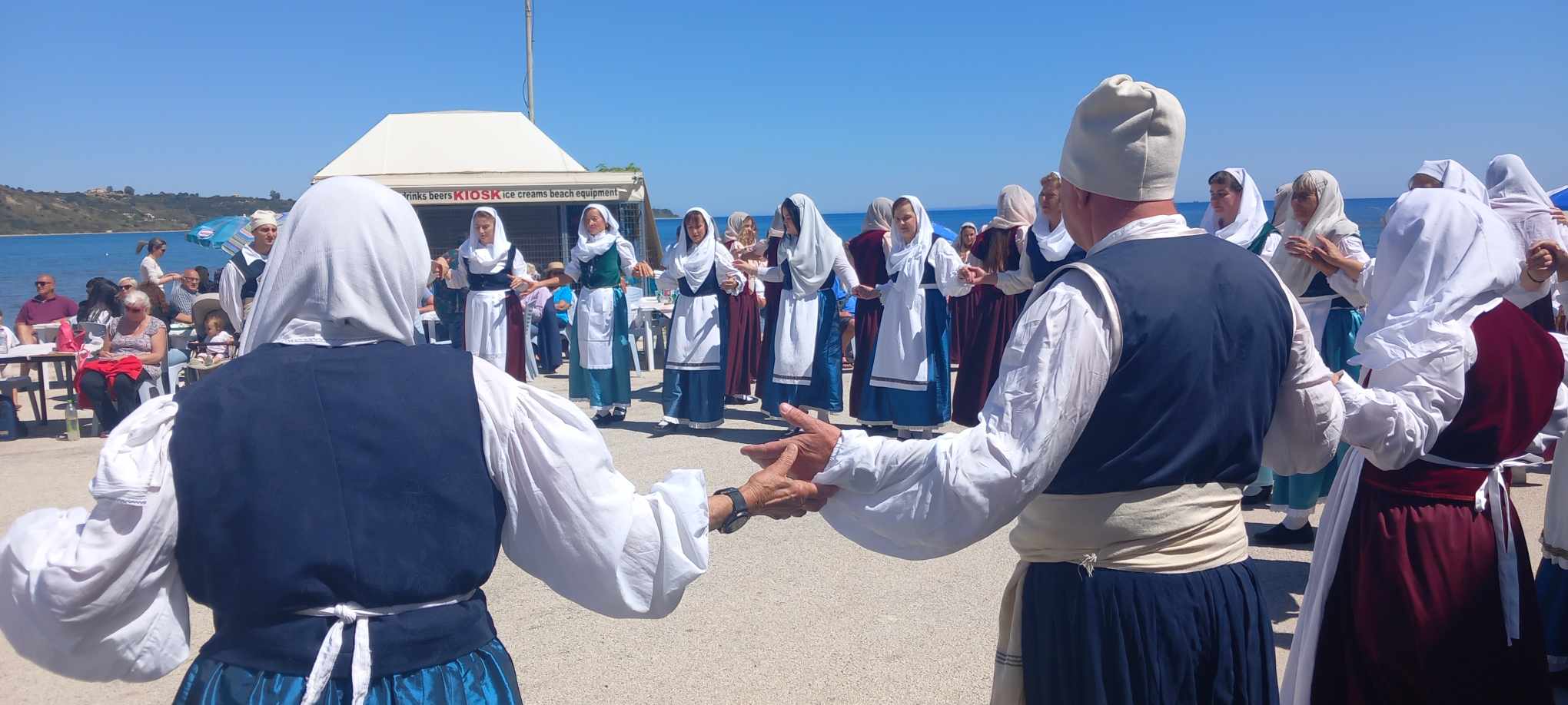 Με Κεφαλονίτικη αλιάδα η Κυριακή των Βαϊων στον Κατελειό [εικόνες]