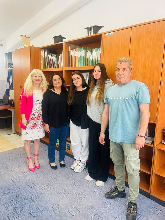Γυμνάσιο Μεσοβουνίων με Λ.Τ