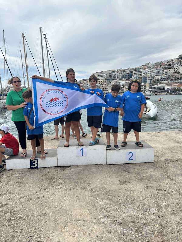Μεγάλες επιτυχίες του ΝΟΑ στους διασυλογικούς αγώνες κωπηλασίας στον Πειραιά [εικόνες]