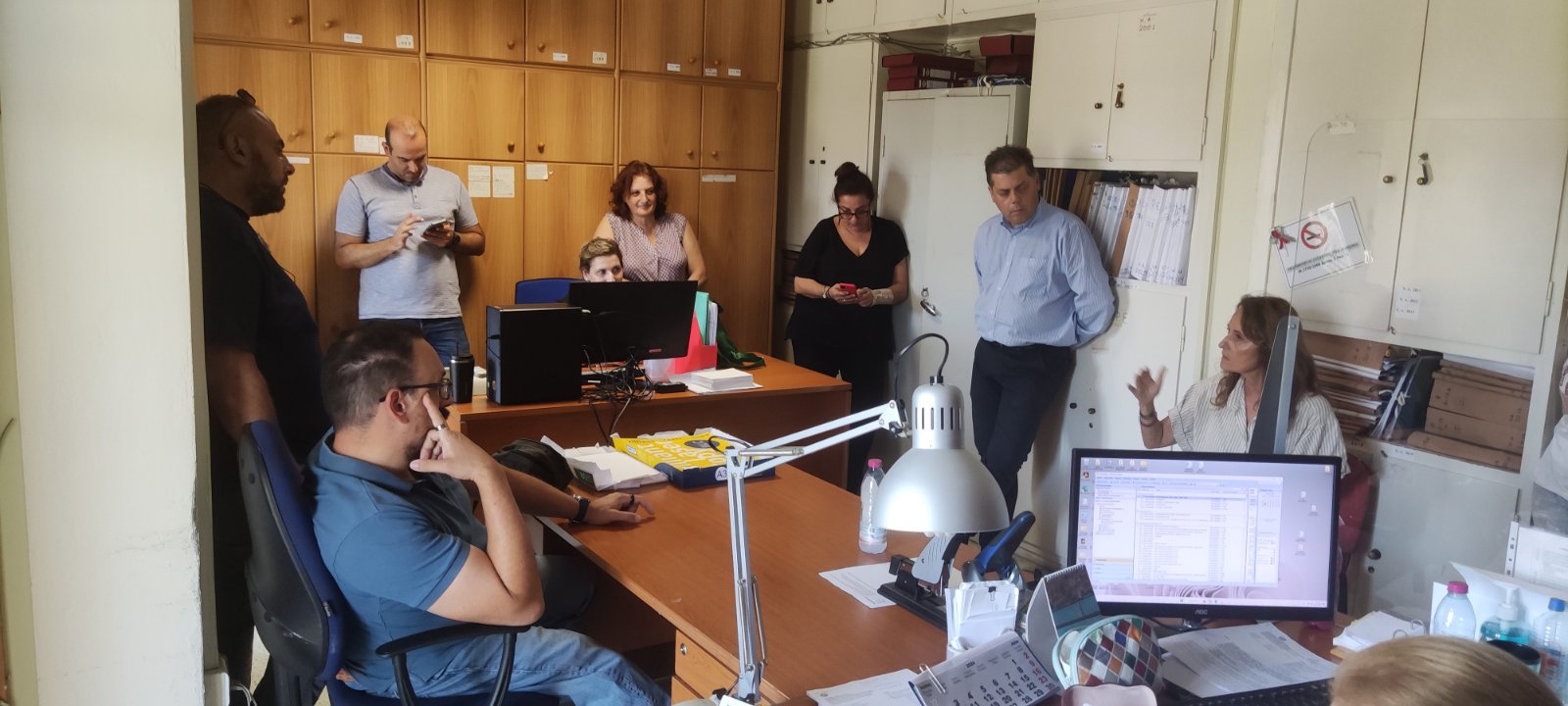 Περιοδεία της Λαϊκής Συσπείρωσης σε όλο το νησί  Συζήτησαν τα προβλήματα με κατοίκους και φορείς [εικονες]