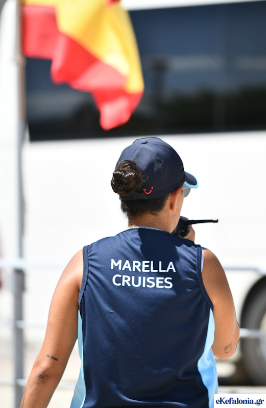 Το πολυτελές κρουαζιερόπλοιο Marella Explorer της Marella Cruises στο Αργοστόλι [εικόνες]