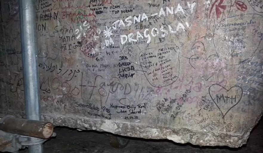 Δέος και κατάνυξη: Ανακάλυψαν τον βωμό που αναστήθηκε ο Ιησούς – Πού κρυβόταν για αιώνες
