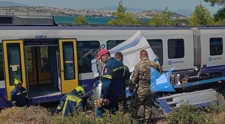 Έκτακτo – ατύχημα σοκ: Τρένο προς Αθήνα, με 130 επιβάτες συγκρούστηκε με φορτηγό