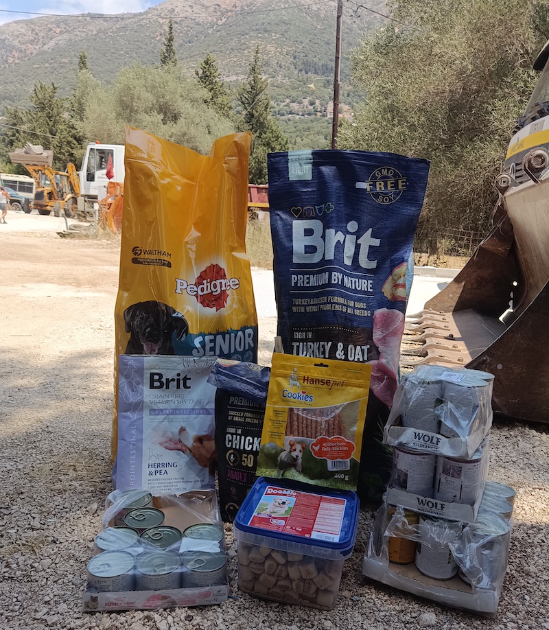 Ευγενική προσφορά σκυλοτροφής στον Τομέα Προστασίας Ζώων Συντροφιάς του Δήμου Σάμης.
