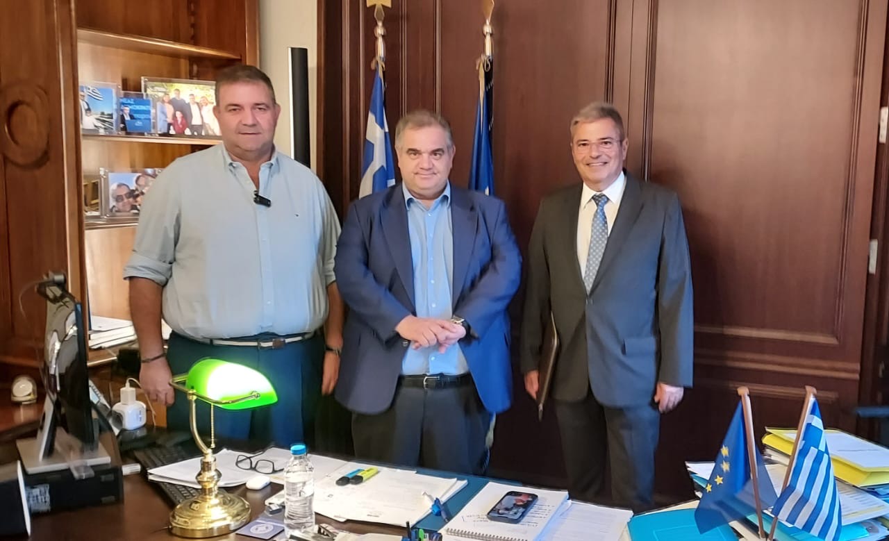Καππάτος και Κατσιβέλης με τον υφυπουργό Εσωτερικών Βασίλη Σπανάκη