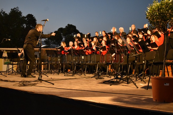 Μια εξαιρετική βραδιά αφιερωμένη στον Ηλία Ανδριόπουλο.