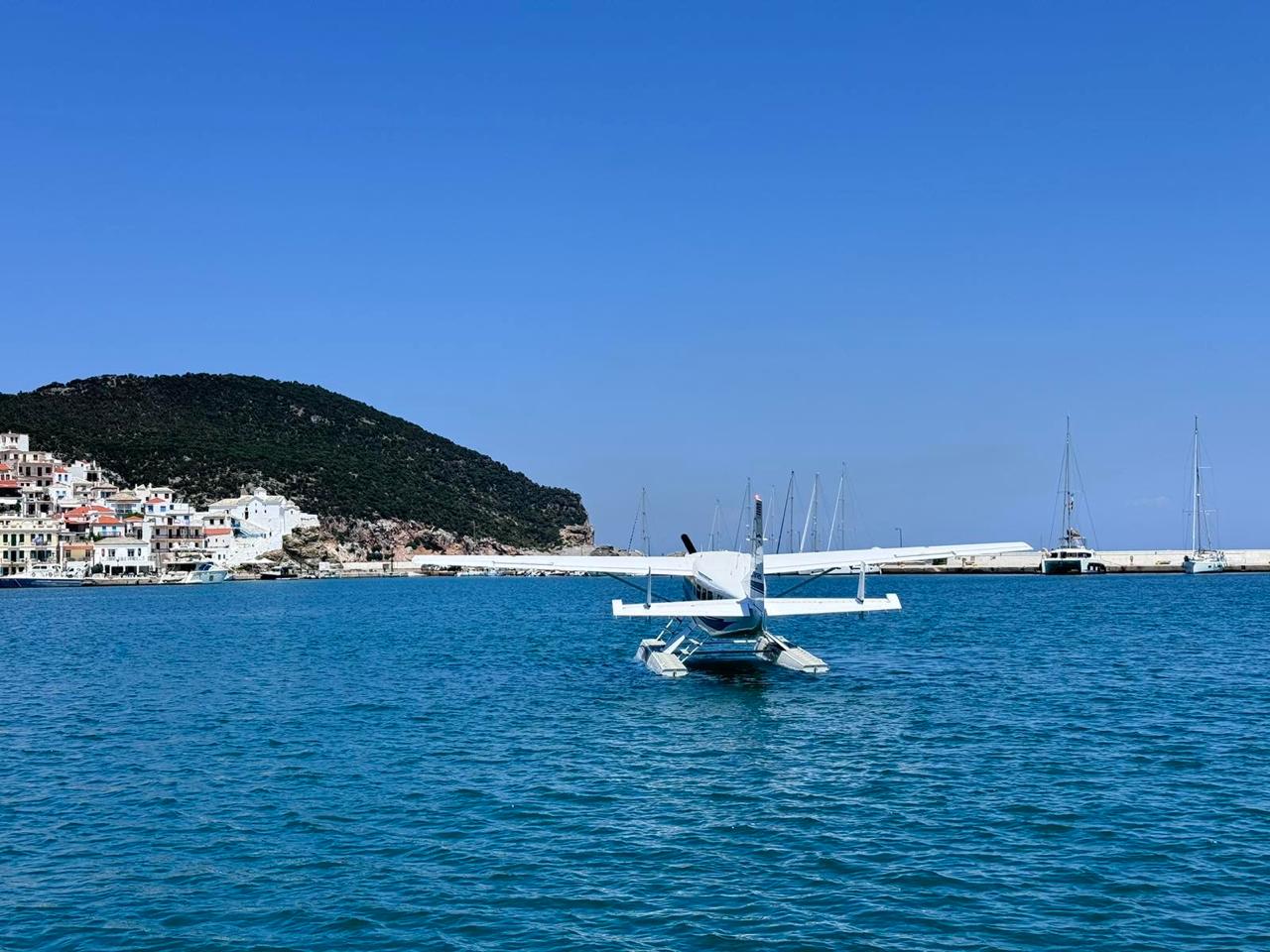 skopelos port-protes-ptiseis-aigaio-hellenic-seaplanes