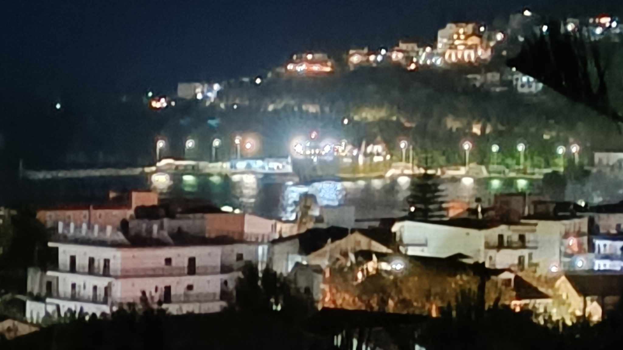 Χάλασε ο καταπέλτης του “Κεφαλονιά” στον Πόρο -Με το Fior Di Levante οι επιβάτες θα ταξιδέψουν για Κυλλήνη