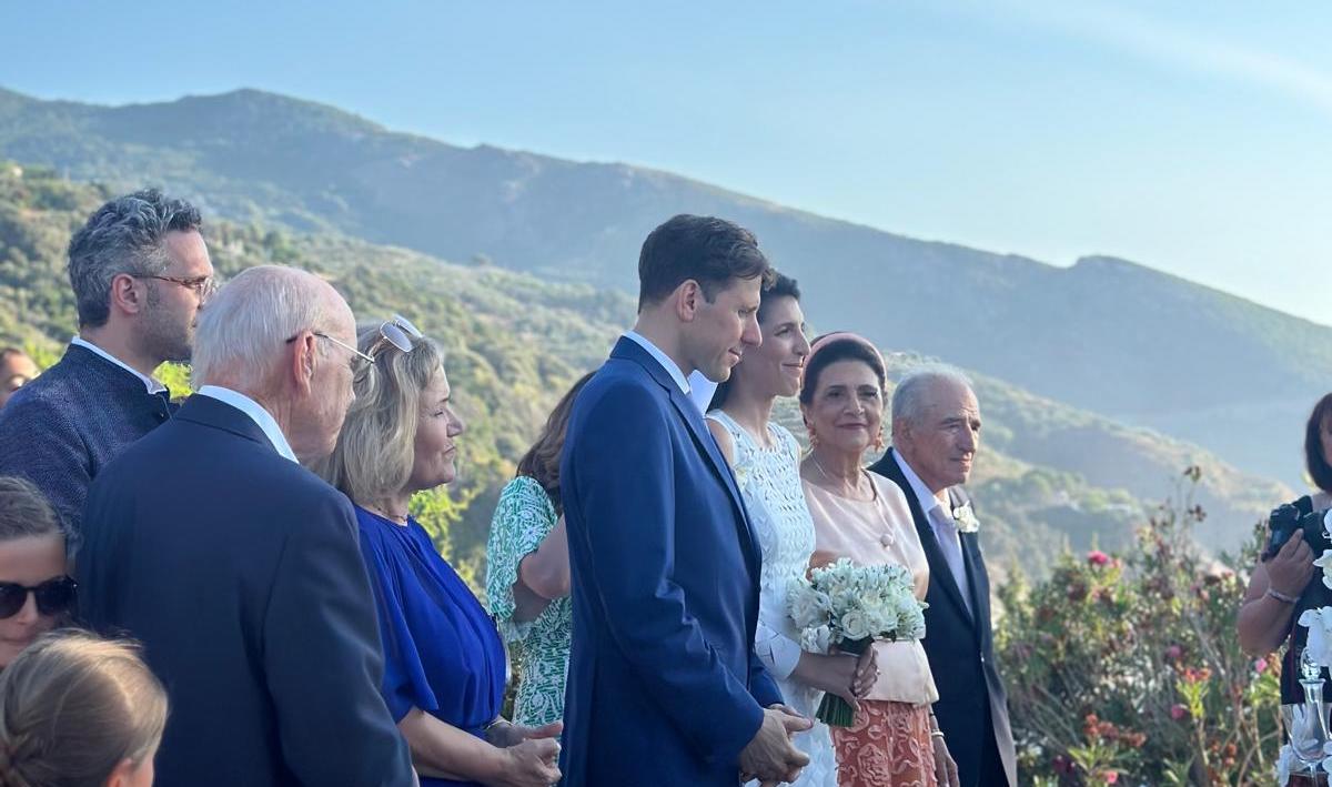 H Ρόδη Κράτσα πάντρεψε την κόρη της, Κωνσταντία σε ένα μαγικό γάμο στην Ικαρία [εικόνες]