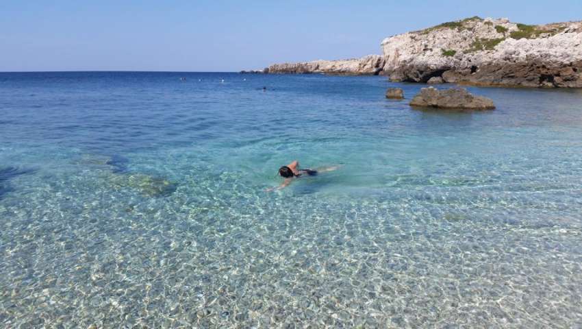 Κρύσταλλο: Αυτή είναι η πιο κρύα παραλία της Ελλάδας που το νερό της δεν ζεσταίνει ποτέ