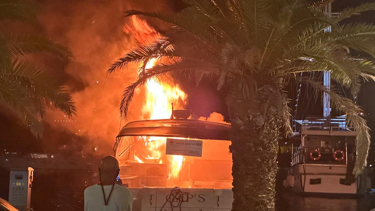 Λαϊκή Συσπείρωση: Για την φωτιά που ξέσπασε σε σκάφος στο λιμάνι του Αργοστολίου