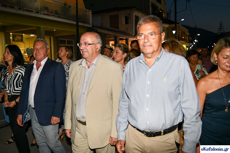 Με λαμπρότητα γιόρτασε την Παναγία της η Σάμη -Πλήθος πιστών στη Λιτανεία [εικόνες +βίντεο]