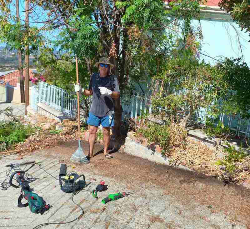 Όλα έτοιμα στα Μουσάτα για το γιορτάσι στο μικρό εκκλησάκι του Άη Νικόλα [εικόνες]