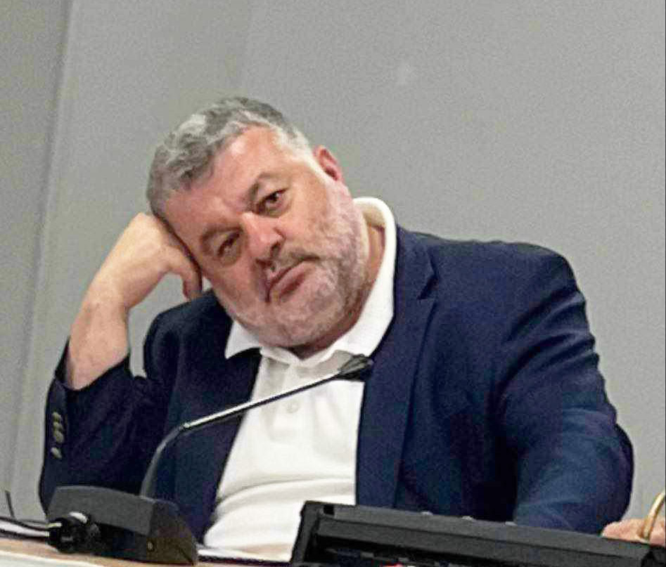 Η πολιτική κατάντια της Δημοτικής Αρχής του Ολιγάρχη