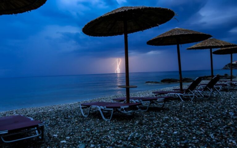 Κακοκαιρία Atena: Προειδοποίηση για επικίνδυνα φαινόμενα από την Πολιτική Προστασία στο Αργοστόλι