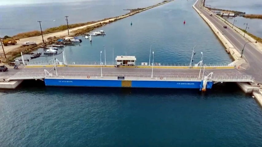 Ρόδη Κράτσα: Αδιέξοδα και κίνδυνοι για την λειτουργία της πλωτής γέφυρας της Λευκάδας