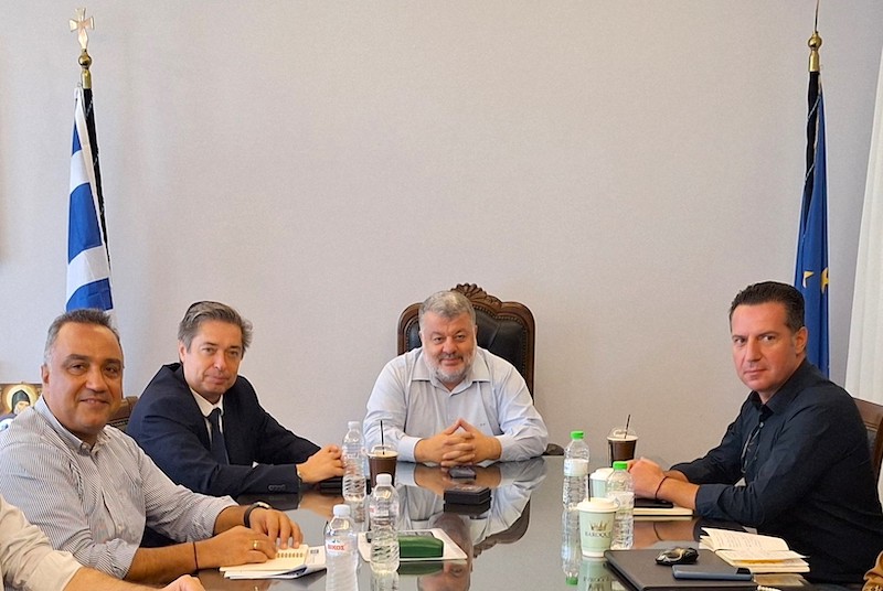 Συνάντηση εργασίας αντιπροσωπείας της ΠΕΔΙΝ στο Δημαρχείο Αργοστολίου [εικόνες]
