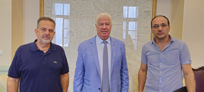 Συνάντηση της Ενωσης Γονέων με τον Περιφερειάρχη Γιάννη Τρεπεκλή
