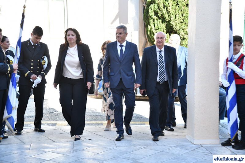 Αργοστόλι: Πανηγυρική Δοξολογία στη Μητρόπολη για τον εορτασμό του «ΟΧΙ» του 1940 [εικόνες]