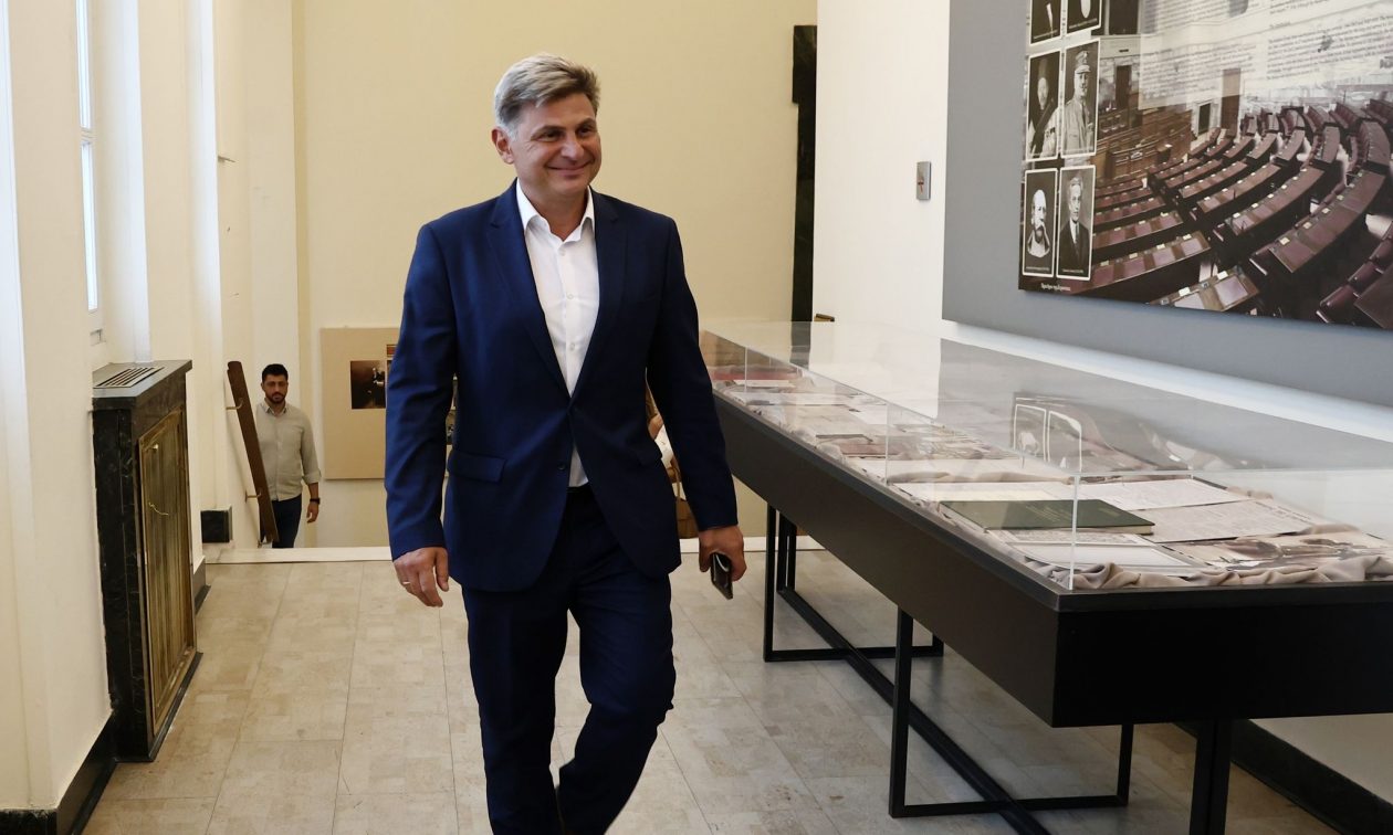Δυο κόμματα, δυο υποψήφιοι κεφαλονίτες και η …τύχη του Μύρτου
