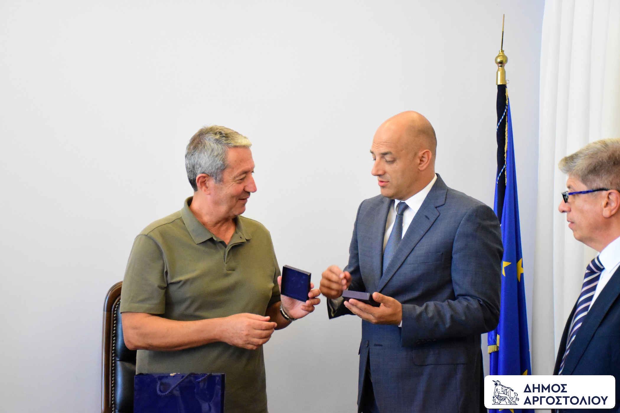 Ο Πρέσβης της Σερβίας στο Δημαρχείο Αργοστολίου
