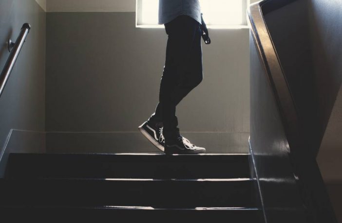Ψυχοκοινωνικές όψεις της παιδικής κι εφηβικής βίας στη σύγχρονη ελληνική κοινωνία