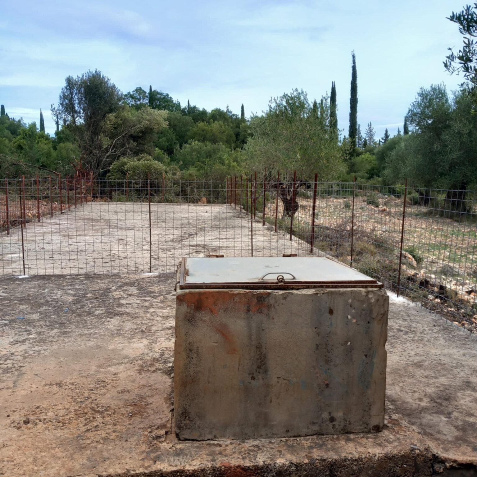 Τα Πουλάτα επισκευάζουν τις κοινοτικές δεξαμενές τους [εικόνες]