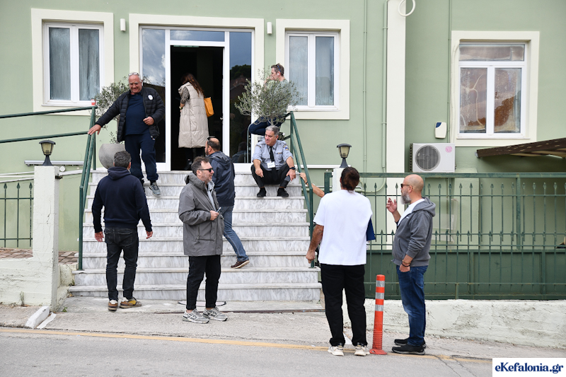 Ένταση και ενστάσεις πριν από λίγο στις εκλογές του Επιμελητηρίου [εικόνες]