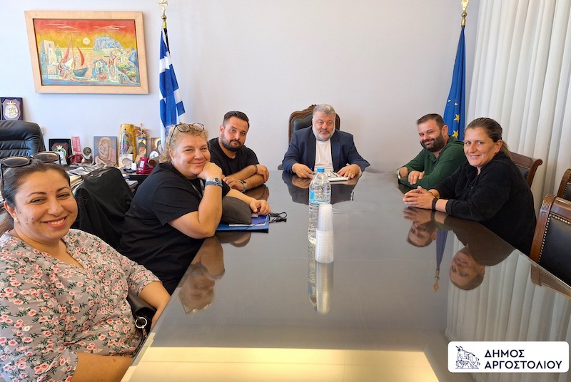 Εποικοδομητική συζήτηση με γονείς του Δημοτικού Σκάλας είχε ο δήμαρχος Αργοστολίου