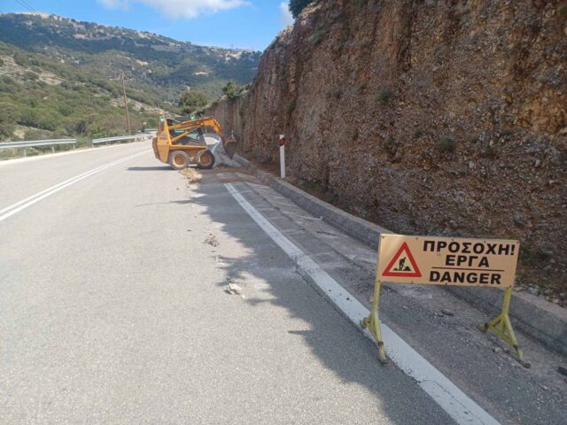 Ρυθμίσεις στο δρόμο της Φάλαρης από τις ζημιές της βροχόπτωσης