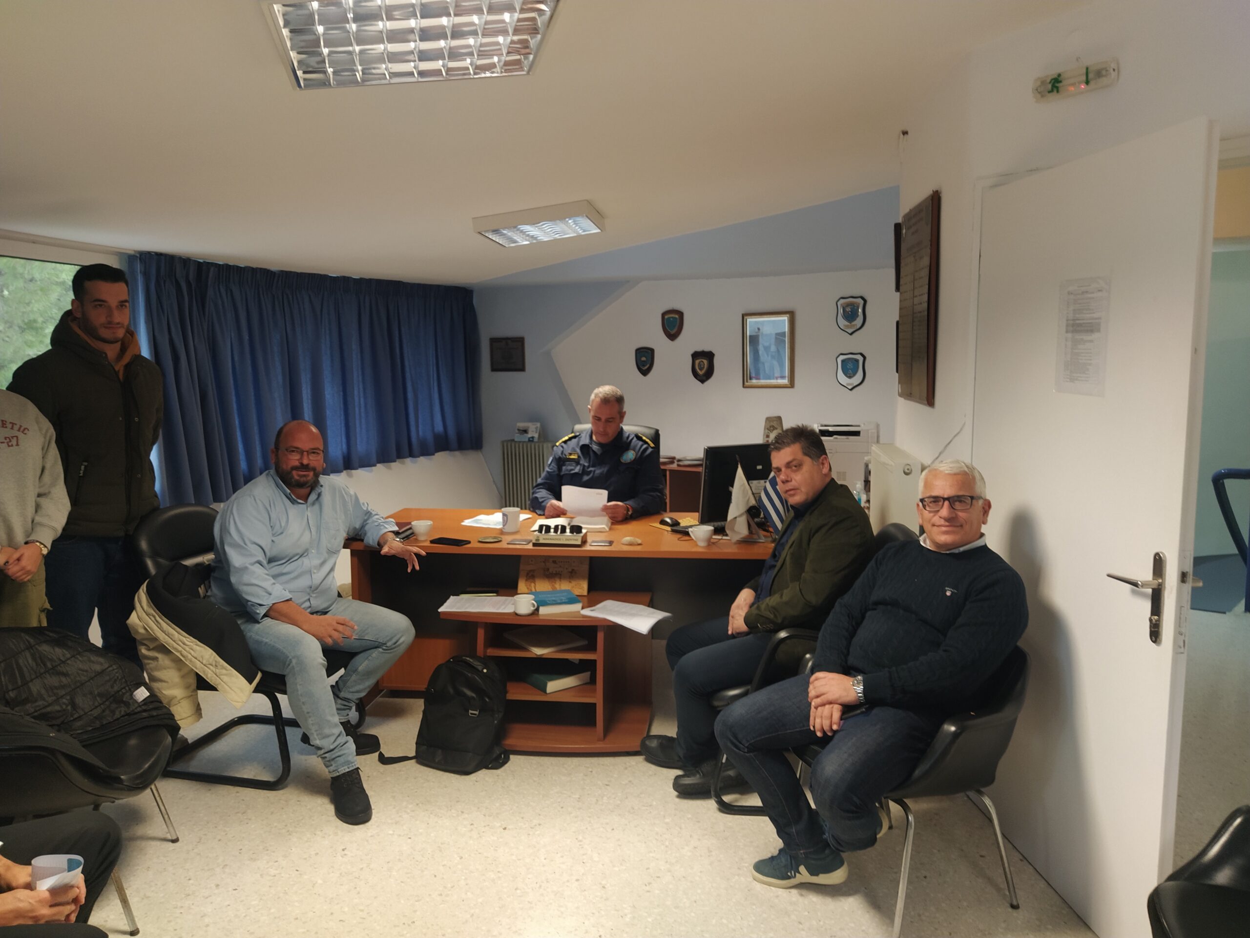 Περιοδεία του ΚΚΕ σε ΑΕΝ, Λιμεναρχείο και Οίκο Ναύτου στο Αργοστόλι
