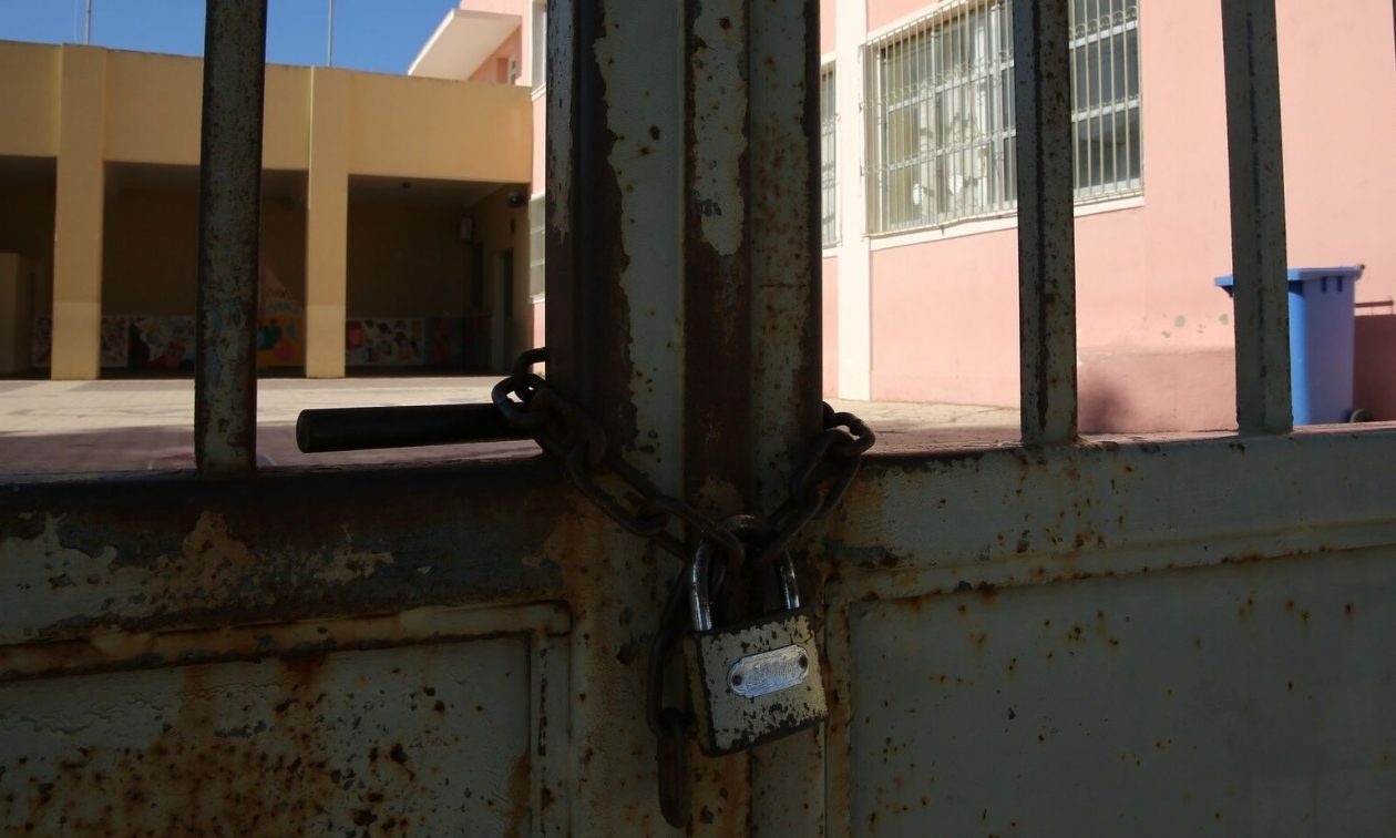 Σχολεία: Πότε κλείνουν για Χριστούγεννα – Πότε ανοίγουν το 2025
