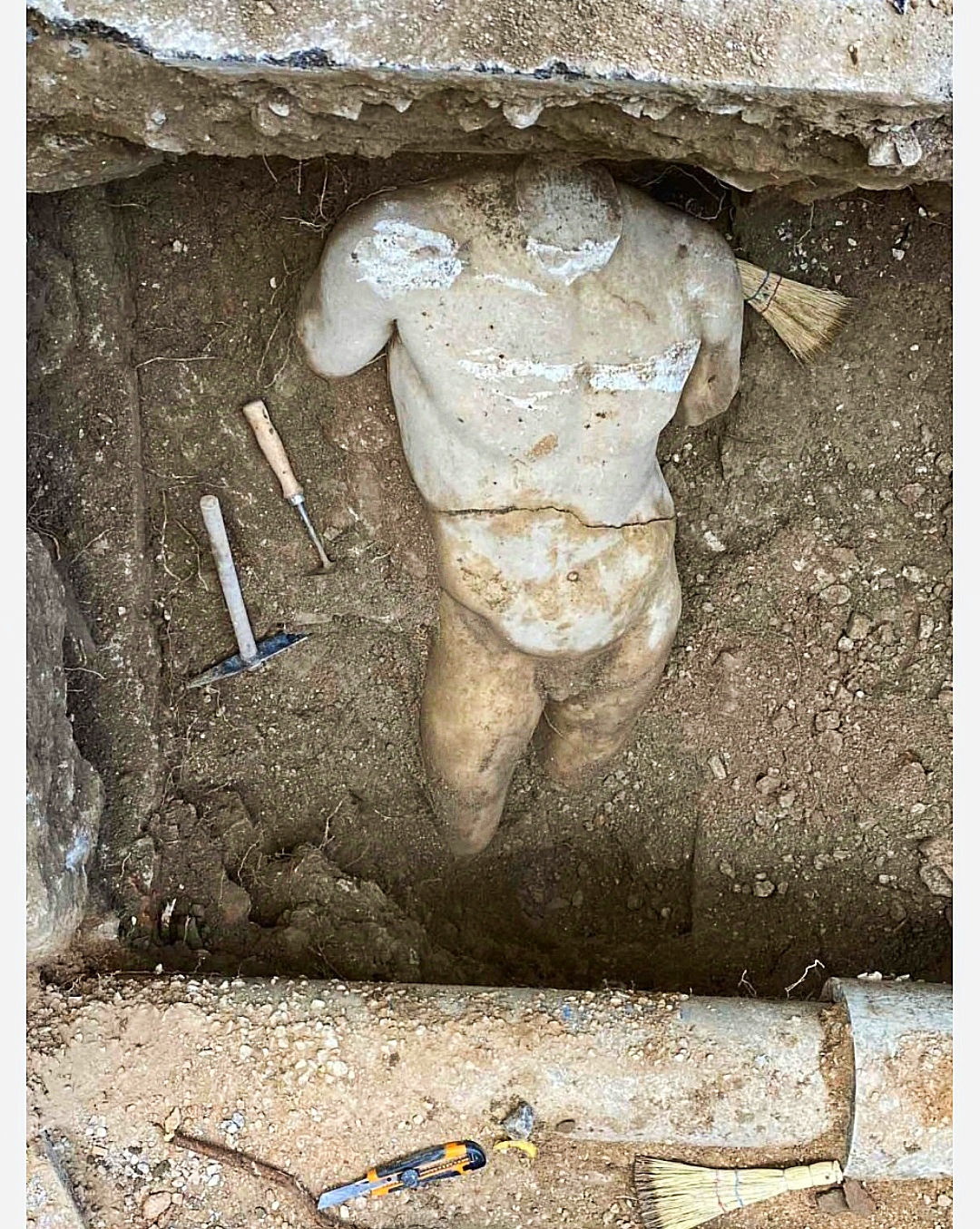 “Τῆ ἑξαιρέσει ἐμοῦ”-Αφιερωμένο στον Κώστα Γεωργουσόπουλο-
