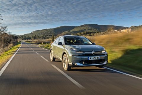 Αυτά είναι τα νέα C4 ΚΑΙ C4 X- Μετά το SUV C3 η νέα εποχή άνεσης της Citroën συνεχίζεται εντυπωσιακά