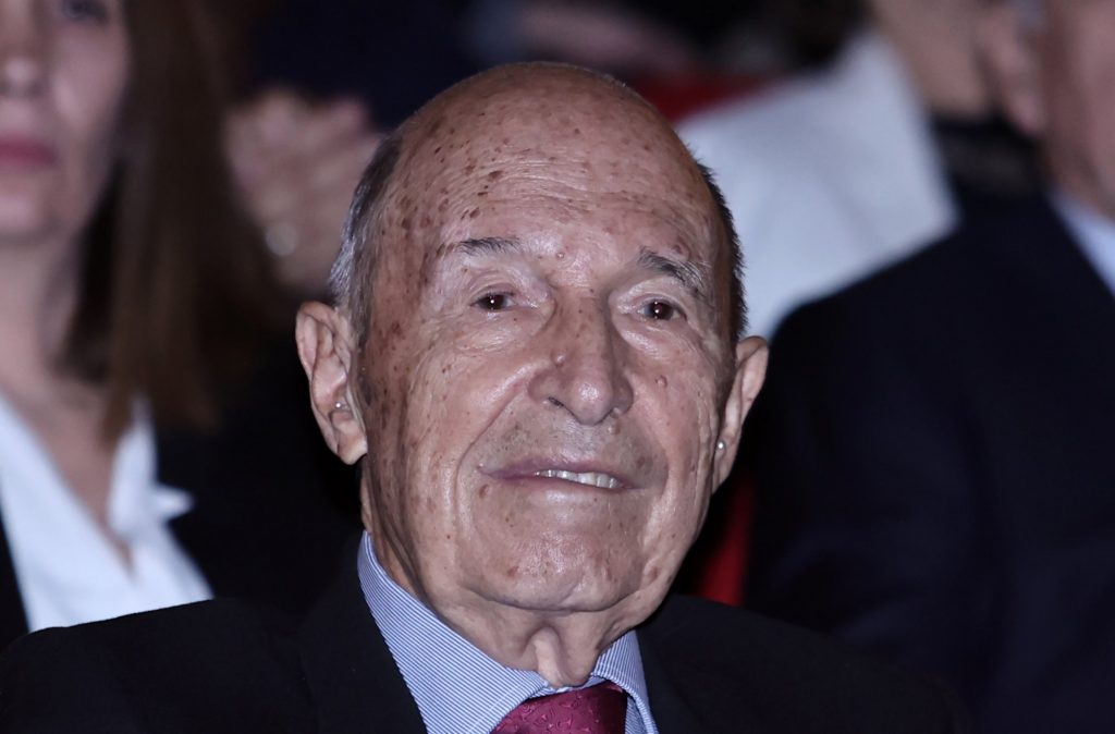 Αποχαιρετισμός στον Κώστα Σημίτη