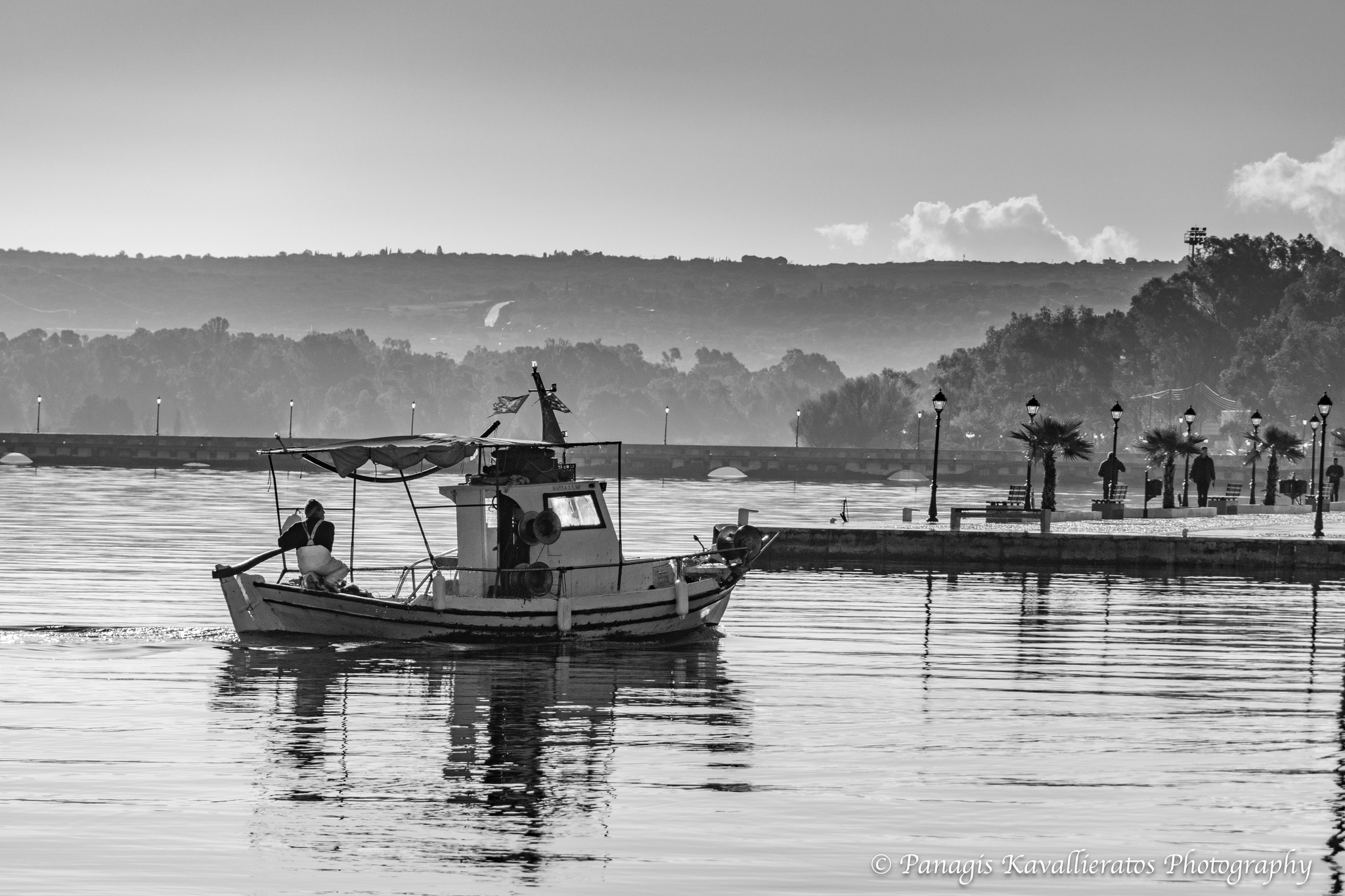 Δύο λεπτά γαλήνης: Το χειμωνιάτικο Αργοστόλι στον φωτογραφικό φακό του Παναγή Καβαλλιεράτου [εικόνες]