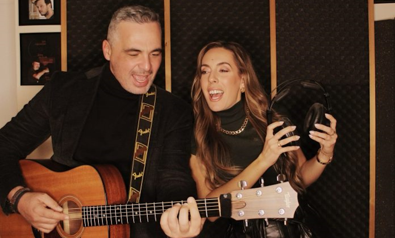 Eurovision: Η Georgina Kalais και ο John Vlaseros είναι η «μπλουζοροκιά» του ελληνικού τελικού