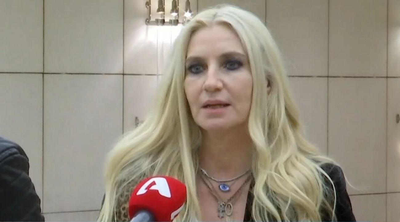 Λένα Αρώνη: «Διαφωνώ με τους ηθοποιούς στην παρουσίαση, δεν μ’ αρέσει αυτό το λίγο απ’ όλα»