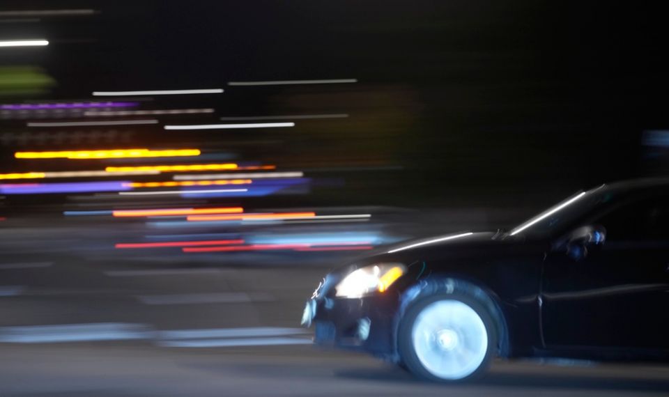 Car speeds taxytita aftokinito