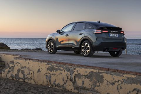 Οδηγήσαμε στη Βαρκελώνη τα νέα Citroen C4 και C4 X -Ποιες είναι οι απίστευτες τιμές τους στην Ελλάδα