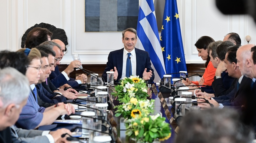 Στις 11 συνεδριάζει το Υπουργικό Συμβούλιο – Το ν/σ για την προστασία των ανηλίκων από προϊόντα καπνού και αλκοόλ στην ατζέντα