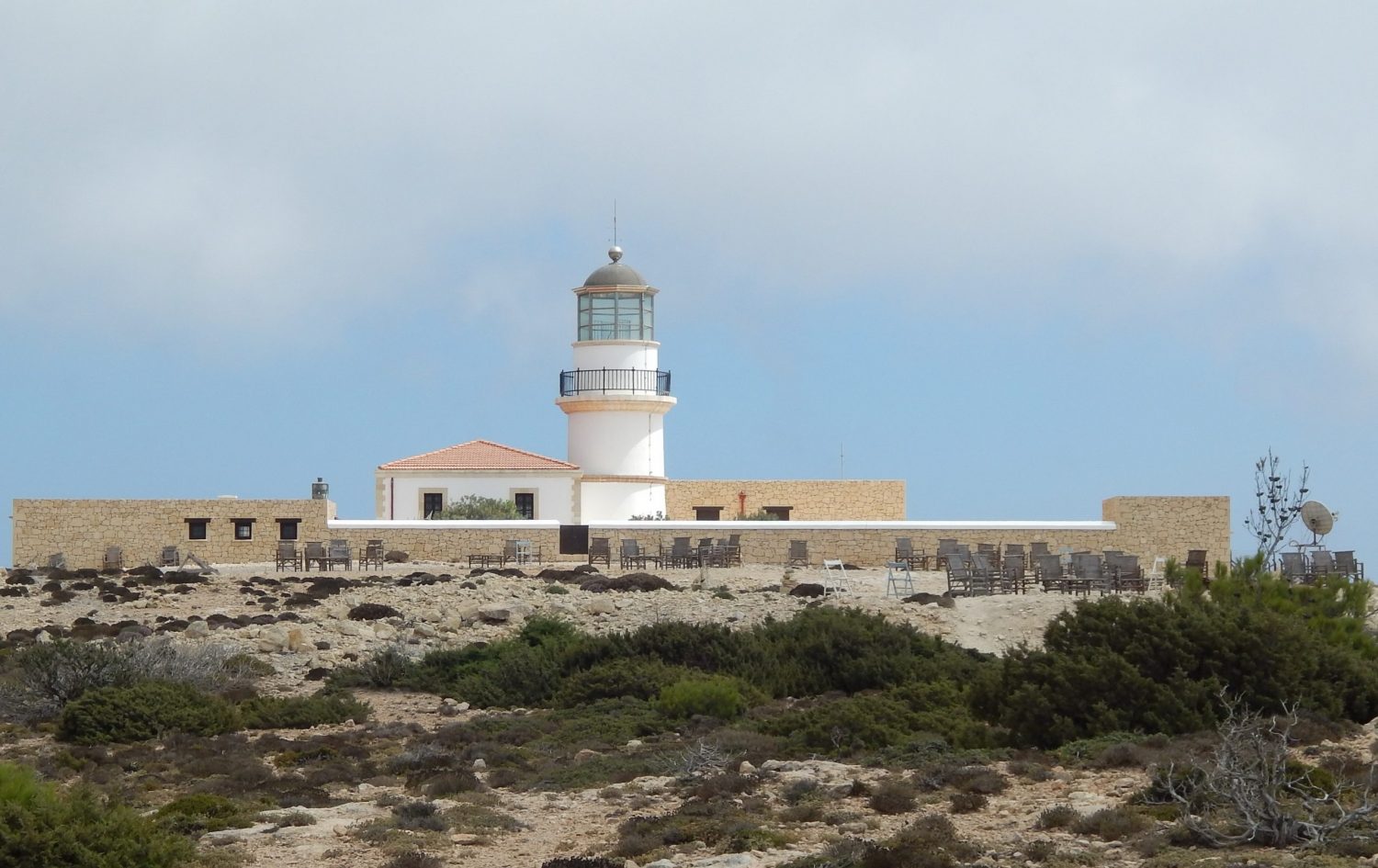 Συναγερμός στη Γαύδο: Πλοιάριο με μετανάστες στον Φάρο – Συνεχίζεται η έρευνα στις παραλίες